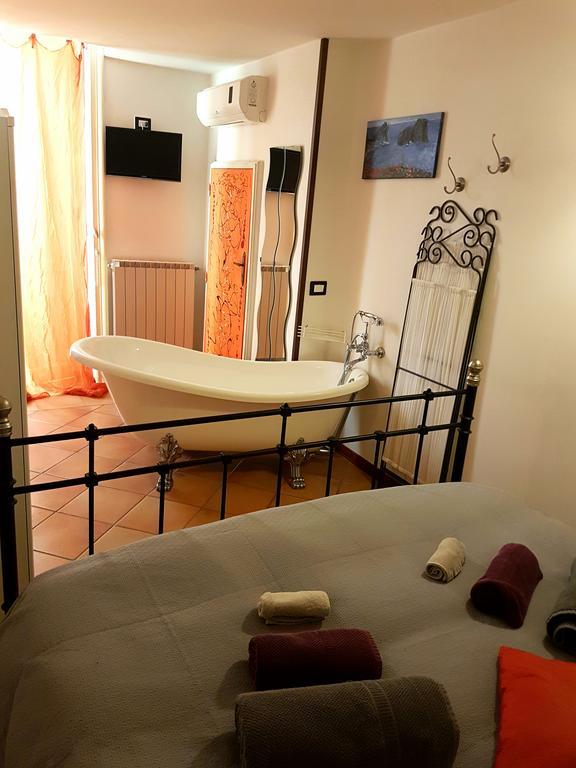 B&B Via Dei Mille Naples Bilik gambar